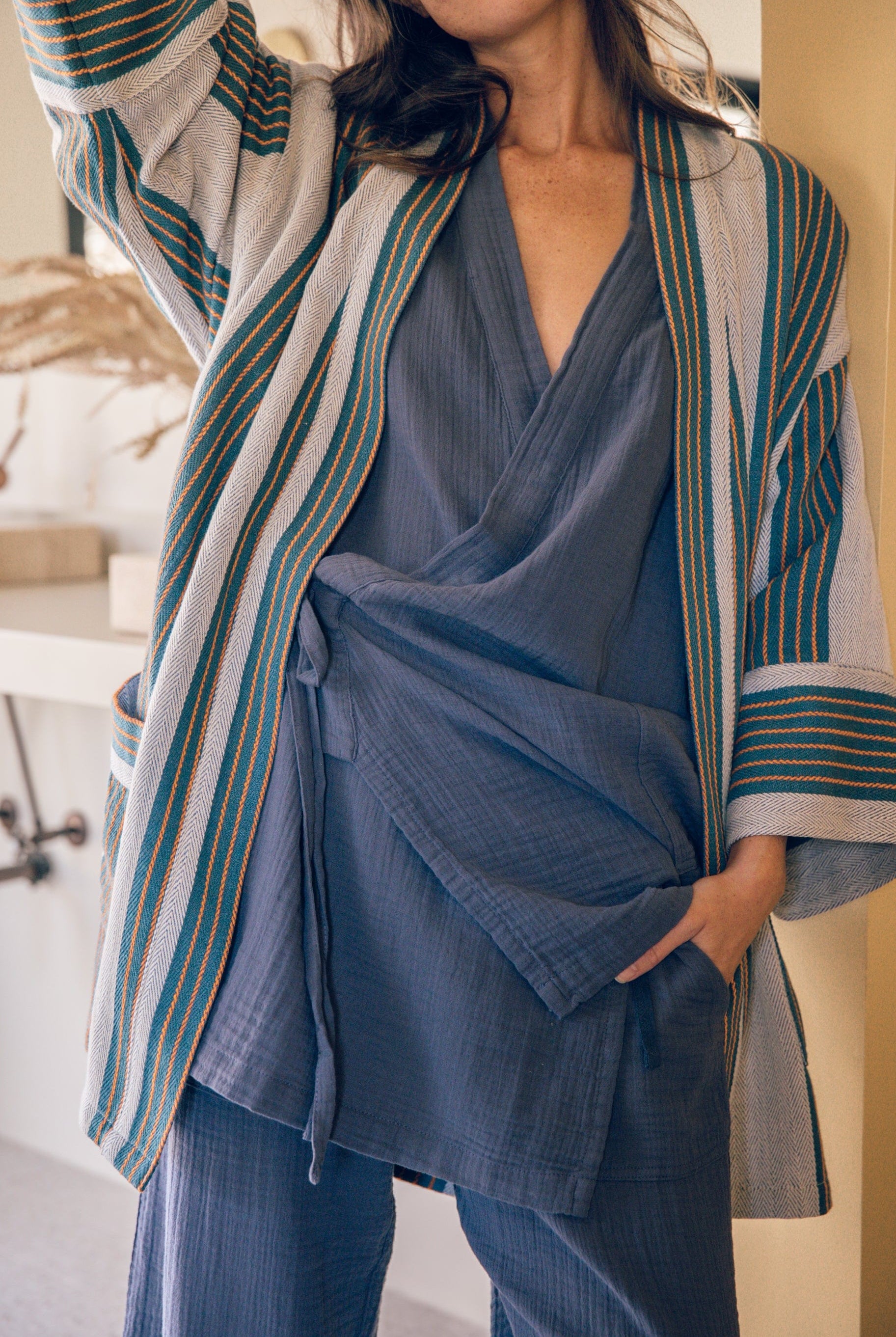 OddBird Robes Fidan Kisa-Cut Robe
