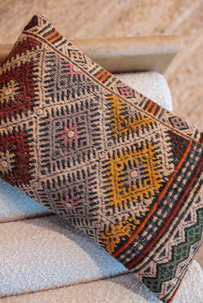 OddBird Pillows Kilim Lumbar Pillow Dört