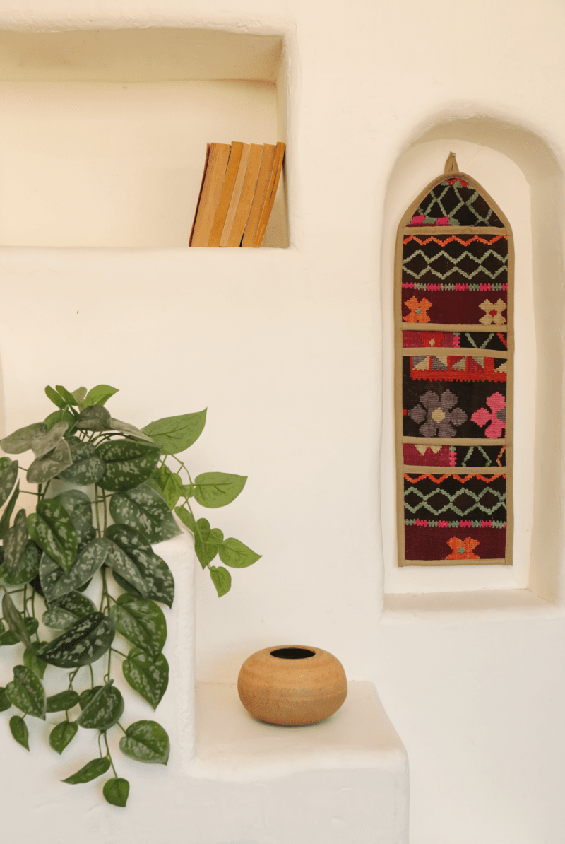 OddBird Pillows Large Wall Pocket 'Bes'