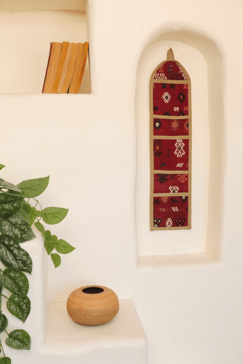 OddBird Pillows Standard Wall Pocket 'Sekiz'